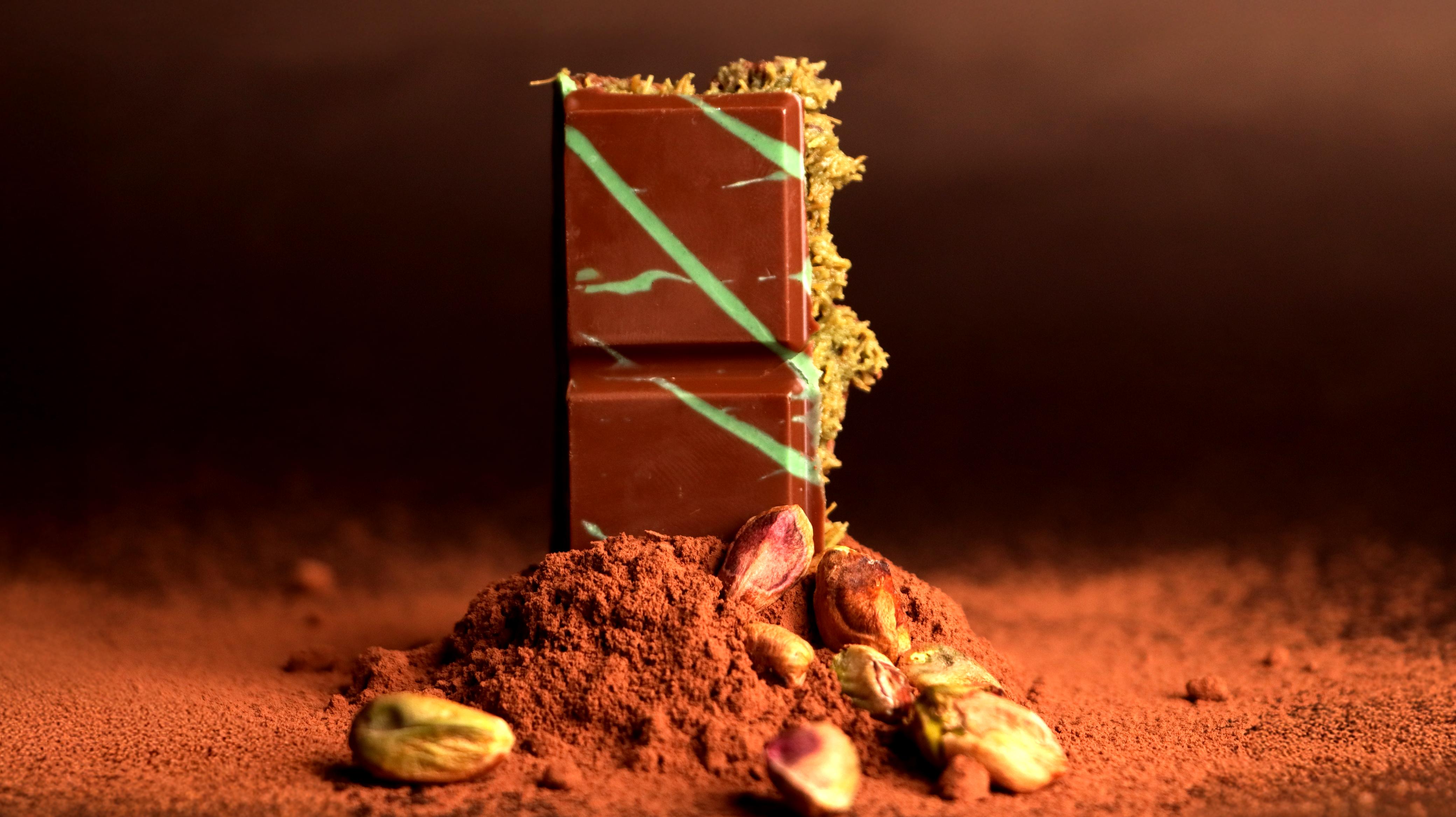 Dubai Kunafa Chocolate Bar