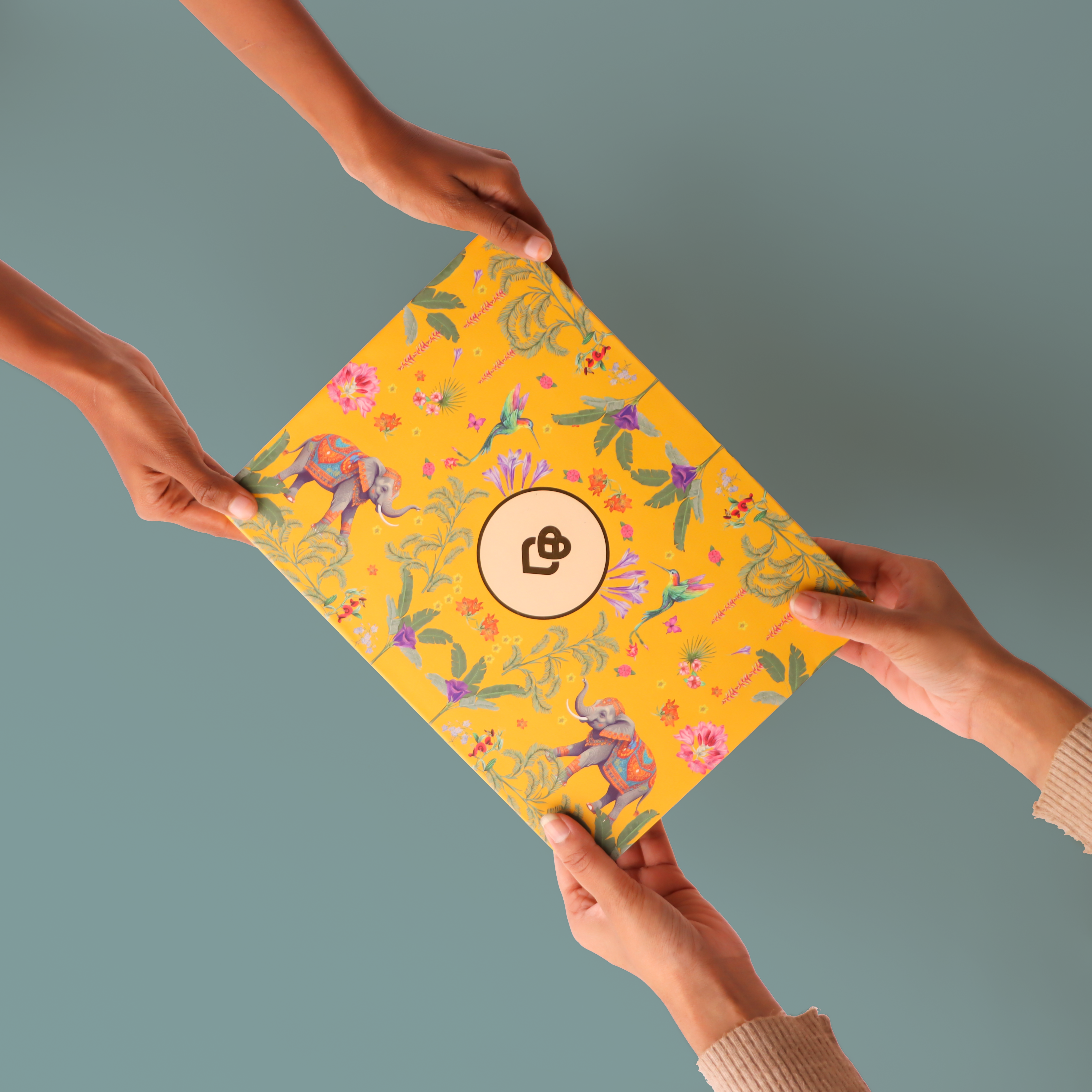 Loyka Elegant Tropical Choco Box